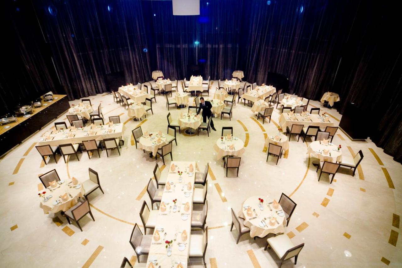 Holiday Inn Riyadh Izdihar By Ihg Buitenkant foto