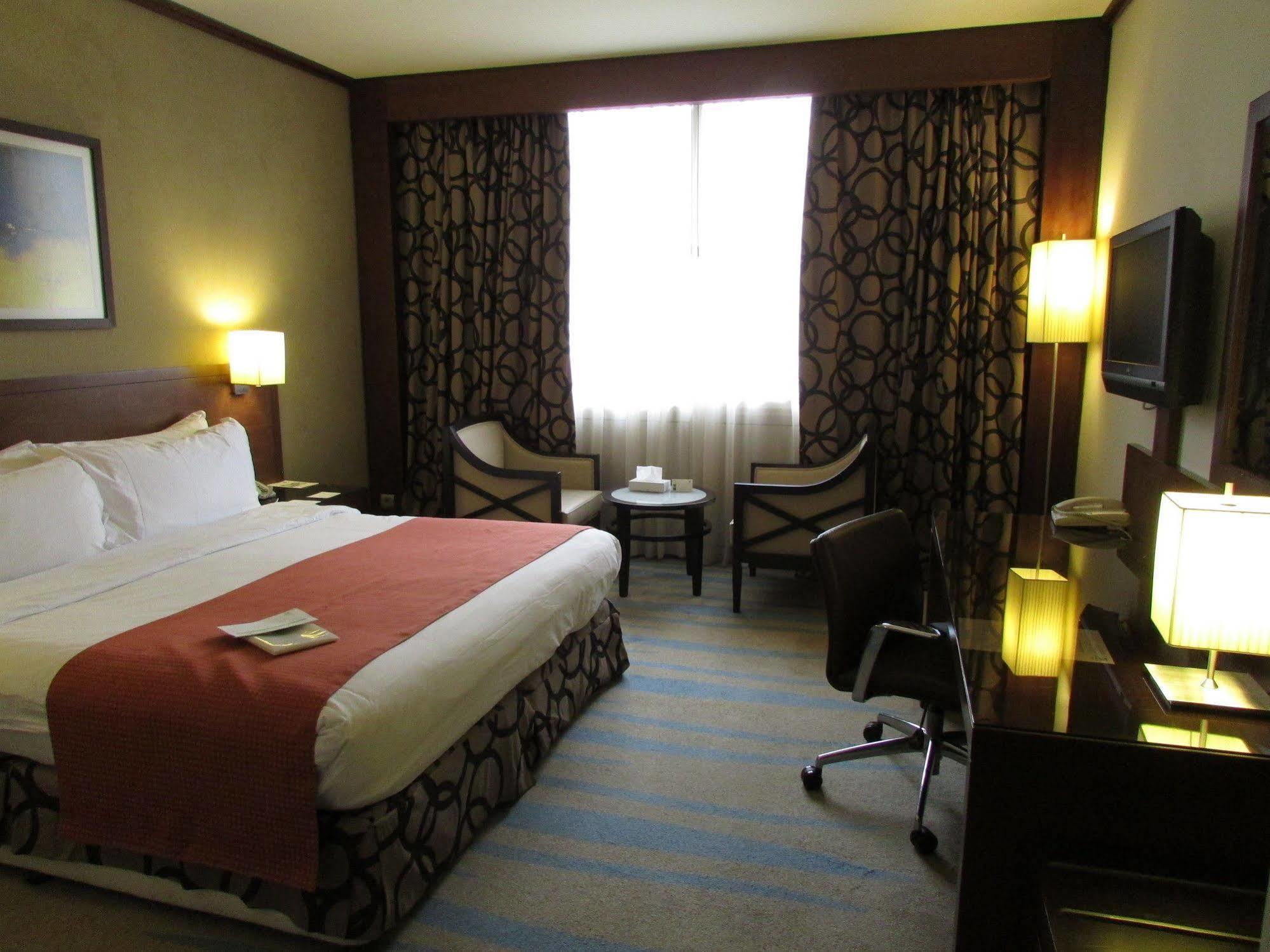 Holiday Inn Riyadh Izdihar By Ihg Buitenkant foto